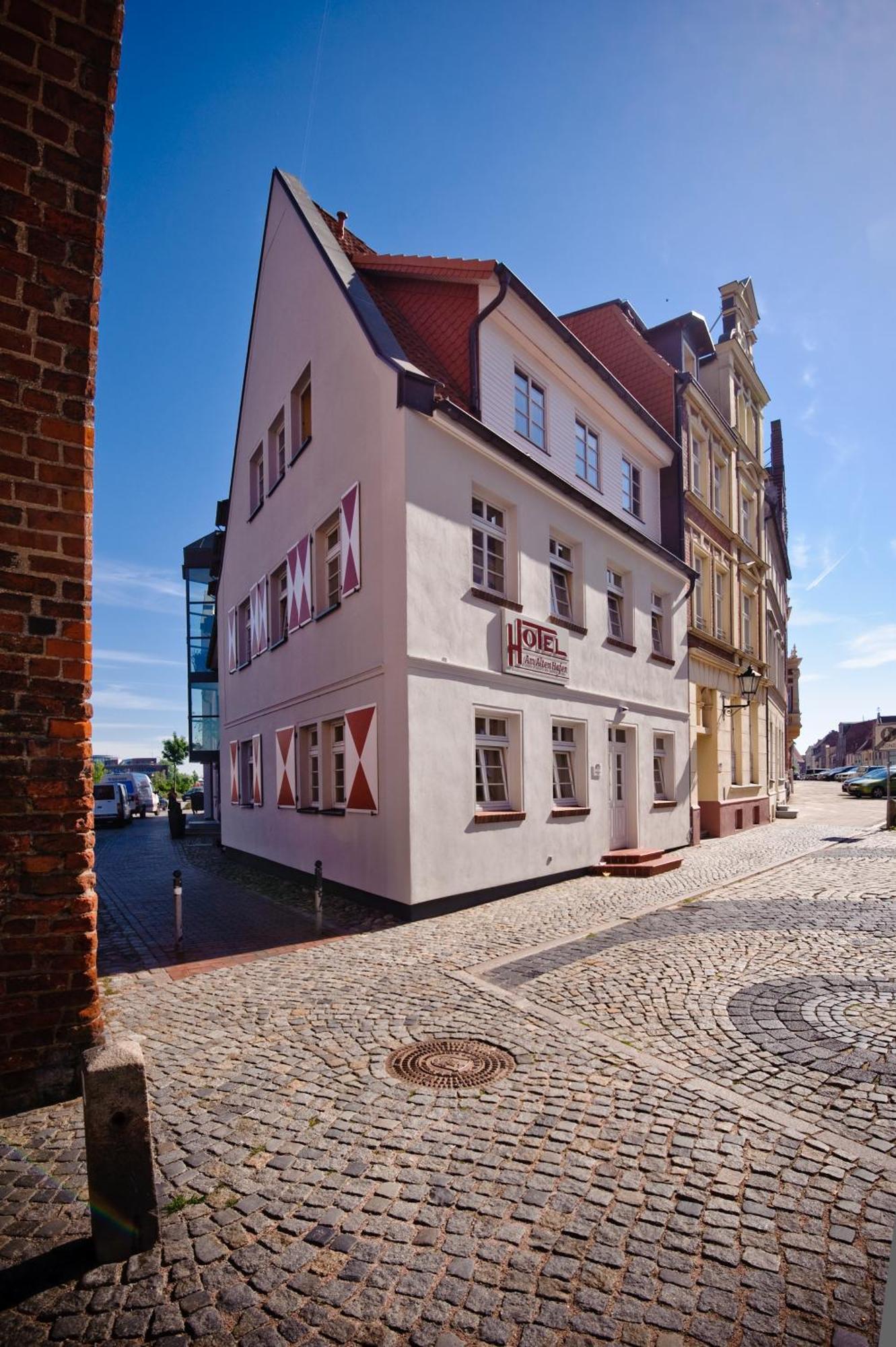 Hotel Am Alten Hafen 3*
